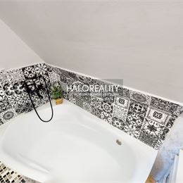 REZERVOVANÉ - Predaj, apartmán Banská Štiavnica - ZNÍŽENÁ CENA - EXKLUZÍVNE HALO REALITY