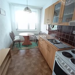 Predaj, štvorizbový byt Brezová pod Bradlom - ZNÍŽENÁ CENA