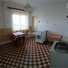 Predaj, rodinný dom Želovce, s veľkou záhradou