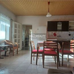 Predaj, rodinný dom Ráztočno, pozemok 644m² - ZNÍŽENÁ CENA - EXKLUZÍVNE HALO REALITY