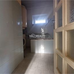 Predaj, rodinný dom Ráztočno, pozemok 644m² - ZNÍŽENÁ CENA - EXKLUZÍVNE HALO REALITY