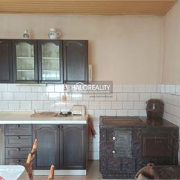 Predaj, rodinný dom Ráztočno, pozemok 644m² - ZNÍŽENÁ CENA - EXKLUZÍVNE HALO REALITY