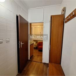 REZERVOVANÉ - Predaj, jednoizbový byt Liptovský Hrádok - EXKLUZÍVNE HALO REALITY