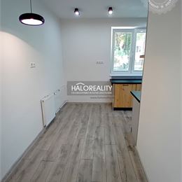 Predaj, dvojizbový byt Lučenec, priestranný, smart s bezproblémovým parkovaním