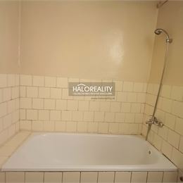REZERVOVANÉ - Predaj, dvojizbový byt Prievidza, Staré Sídlisko, Malá - EXKLUZÍVNE HALO REALITY