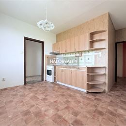 Predaj, trojizbový byt Partizánske, Šípok, + polizba, loggia, pivnica