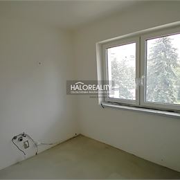 Predaj, jednoizbový byt Lučenec, elegantný, svetlý a priestranný s parkoviskom v cene - EXKLUZÍVNE HALO