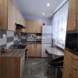 REZERVOVANÉ - Predaj, dvojizbový byt Bánovce nad Bebravou, Centrum - ZNÍŽENÁ CENA - EXKLUZÍVNE HALO REALITY