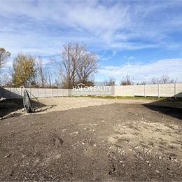 Predaj, pozemok pre rodinný dom 545 m² Veľký Meder, časť Ižop, IS na pozemku, oplotený - EXKLUZÍVNE HALO