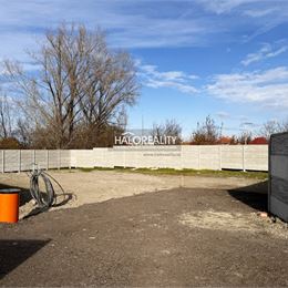 Predaj, pozemok pre rodinný dom 545 m² Veľký Meder, časť Ižop, IS na pozemku, oplotený - EXKLUZÍVNE HALO