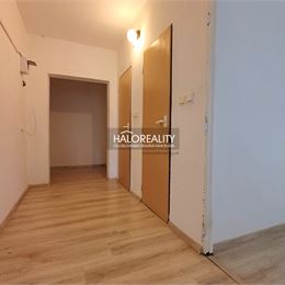 Predaj, trojizbový byt Handlová, Centrum - EXKLUZÍVNE HALO REALITY