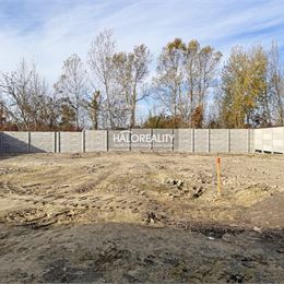 Predaj, pozemok pre rodinný dom 505 m² Veľký Meder, časť Ižop, IS na pozemku, oplotený - EXKLUZÍVNE HALO