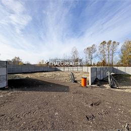 Predaj, pozemok pre rodinný dom 505 m² Veľký Meder, časť Ižop, IS na pozemku, oplotený - EXKLUZÍVNE HALO
