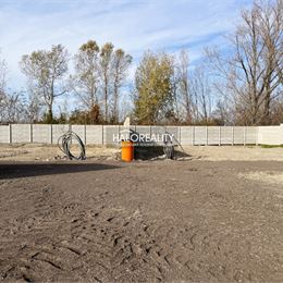 Predaj, pozemok pre rodinný dom 505 m² Veľký Meder, časť Ižop, IS na pozemku, oplotený - EXKLUZÍVNE HALO