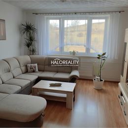 REZERVOVANÉ - Predaj, trojizbový byt Handlová - ZNÍŽENÁ CENA - EXKLUZÍVNE HALO REALITY