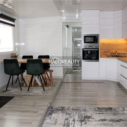 Predaj, rodinný dom Nové Zámky, mobilný dom trojizbový 46 m²
