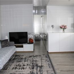Predaj, rodinný dom Nové Zámky, mobilný dom trojizbový 46 m²