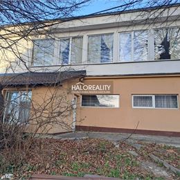 Predaj, trojizbový byt Handlová, Centrum, rozloha 142m² - ZNÍŽENÁ CENA - EXKLUZÍVNE HALO REALITY