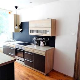Predaj, trojizbový byt Handlová, Centrum, rozloha 142m² - ZNÍŽENÁ CENA - EXKLUZÍVNE HALO REALITY
