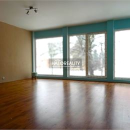 Predaj, trojizbový byt Handlová, Centrum, rozloha 142m² - ZNÍŽENÁ CENA - EXKLUZÍVNE HALO REALITY
