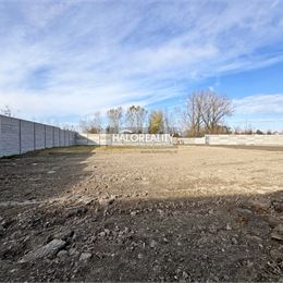 Predaj, pozemok pre rodinný dom 435 m² Veľký Meder, časť Ižop, IS na pozemku, oplotený - EXKLUZÍVNE HALO