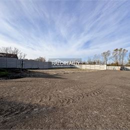 Predaj, pozemok pre rodinný dom 435 m² Veľký Meder, časť Ižop, IS na pozemku, oplotený - EXKLUZÍVNE HALO