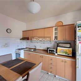 Predaj, trojizbový byt Handlová, Mostná - ZNÍŽENÁ CENA - EXKLUZÍVNE HALO REALITY