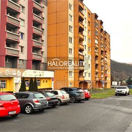 REZERVOVANÉ - Predaj, trojizbový byt Hnúšťa, 1.mája - EXKLUZÍVNE HALO REALITY