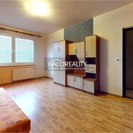 REZERVOVANÉ - Predaj, trojizbový byt Hnúšťa, 1.mája - EXKLUZÍVNE HALO REALITY