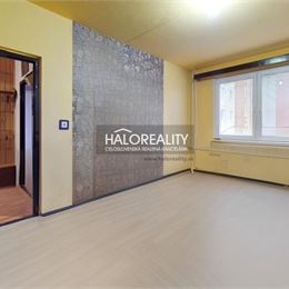 REZERVOVANÉ - Predaj, trojizbový byt Hnúšťa, 1.mája - EXKLUZÍVNE HALO REALITY