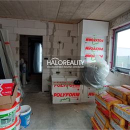 Predaj, rodinný dom Poprad, Matejovce, rozostavaný rod. dom s tromi bytmi a parkovacím miestom - VO VÝSTAVBE