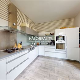 Predaj, rodinný dom Dunajská Streda, centrum - EXKLUZÍVNE HALO REALITY