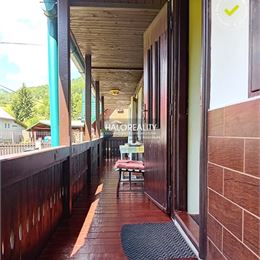 Predaj, rodinný dom Osrblie, štýlová drevenica pri vode na rozľahlom pozemku - ZNÍŽENÁ CENA - EXKLUZÍVNE HALO