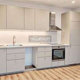 Predaj, trojizbový byt Bratislava Ružinov, Ostredky, Mesačná