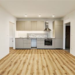 Predaj, trojizbový byt Bratislava Ružinov, Ostredky, Mesačná