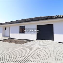 Predaj, rodinný dom Komoča - štvorizbový bungalov s garážou a terasou, NOVOSTAVBA - EXKLUZÍVNE HALO REALITY +