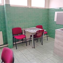 Predaj, priestor Lovinobaňa, Funkčná ubytovňa s perspektívou bytovej premeny. - EXKLUZÍVNE HALO REALITY