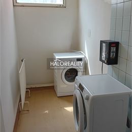 Predaj, priestor Lovinobaňa, Funkčná ubytovňa s perspektívou bytovej premeny. - EXKLUZÍVNE HALO REALITY