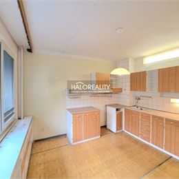 Predaj, trojizbový byt Zvolen, Zlatý Potok, veľký slnečný byt so štyrmi lodžiami - ZNÍŽENÁ CENA - EXKLUZÍVNE