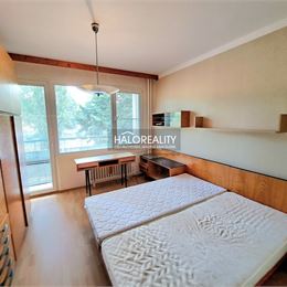 Predaj, trojizbový byt Zvolen, Zlatý Potok, veľký slnečný byt so štyrmi lodžiami - ZNÍŽENÁ CENA - EXKLUZÍVNE