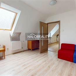 REZERVOVANÉ - Predaj, rodinný dom Bzenica, obec Bukovina - ZNÍŽENÁ CENA - EXKLUZÍVNE HALO REALITY