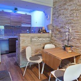 Predaj, dvojizbový byt Donovaly, s parkovacím miestom v garáži + VIDEOOBHLIADKA