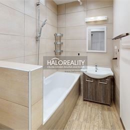 Predaj, trojizbový byt Komárno, ulica Františkánov - EXKLUZÍVNE HALO REALITY