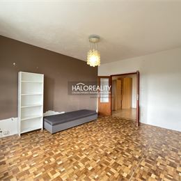 REZERVOVANÉ - Predaj, trojizbový byt Banská Bystrica, Sásová - EXKLUZÍVNE HALO REALITY