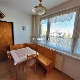 Predaj, trojizbový byt Zvolen, s balkónom - ZNÍŽENÁ CENA - EXKLUZÍVNE HALO REALITY