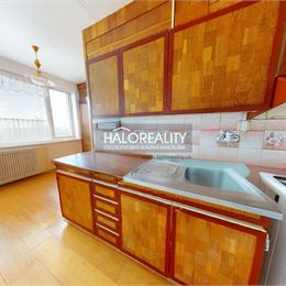 Predaj, trojizbový byt Zvolen, s balkónom - ZNÍŽENÁ CENA - EXKLUZÍVNE HALO REALITY