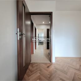 Predaj, štvorizbový byt Nové Zámky, Juh, priestranný byt s dvomi balkónmi