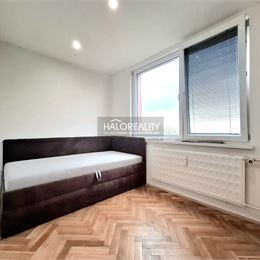 Predaj, štvorizbový byt Nové Zámky, Juh, priestranný byt s dvomi balkónmi