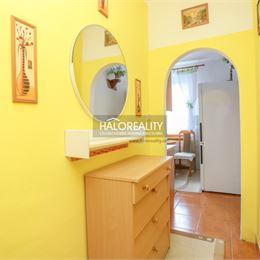 REZERVOVANÉ - Predaj, trojizbový byt Považská Bystrica, SNP - EXKLUZÍVNE HALO REALITY