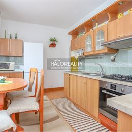 REZERVOVANÉ - Predaj, trojizbový byt Považská Bystrica, SNP - EXKLUZÍVNE HALO REALITY